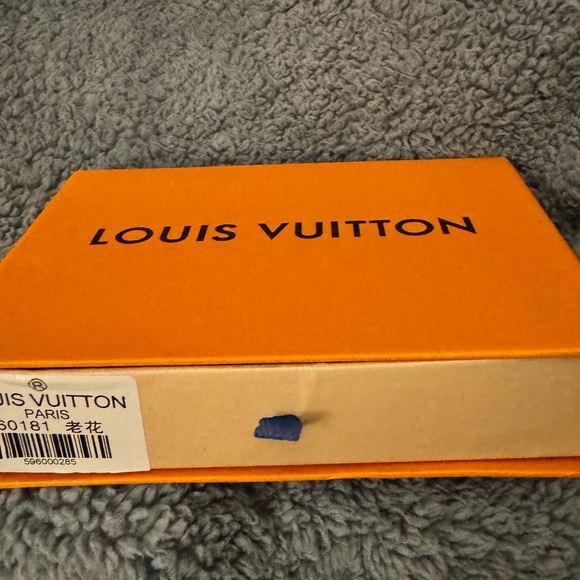 LV  Brass Padlock set Lock & Key with Chains/unbranded chains and a LV Box - Picture 5 of 9